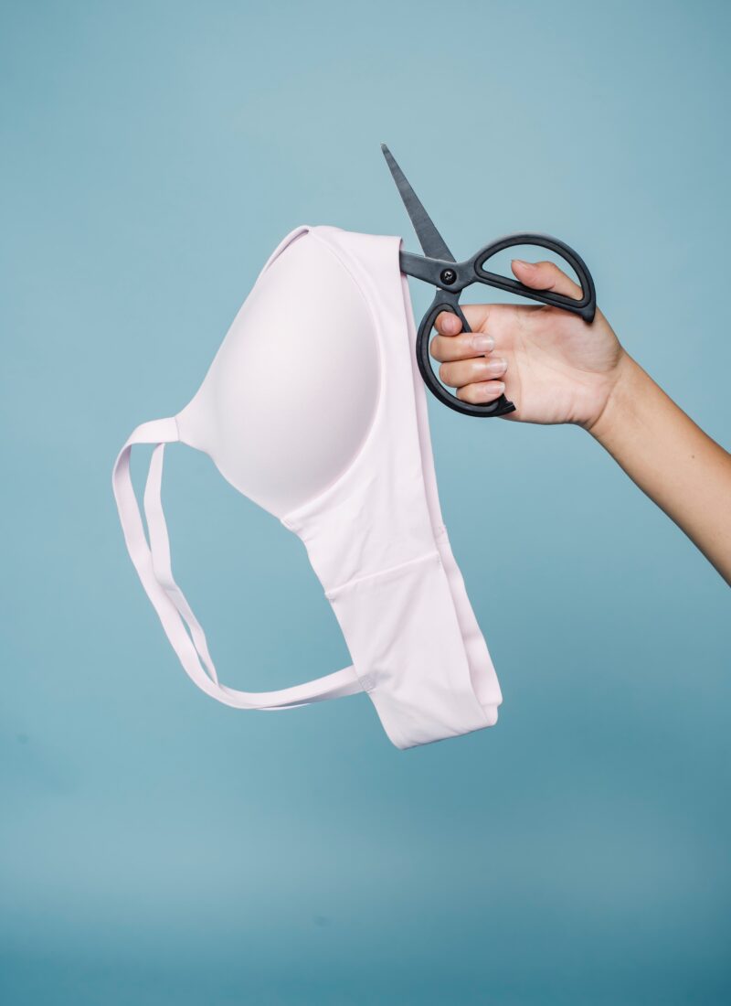 3 Big Reasons Why Women Need To Ditch The Bra